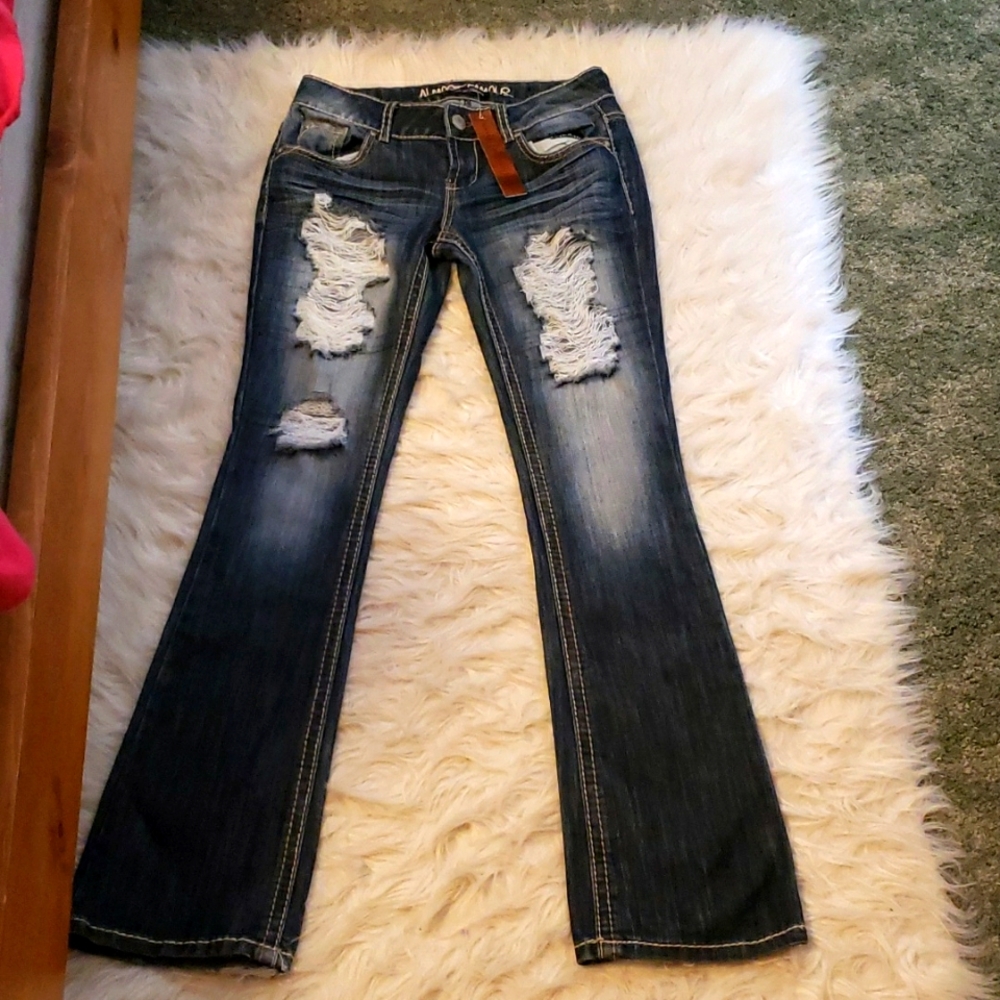 Almost Famous jeans size 3 NWT